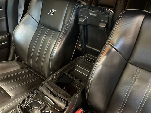 Used 2018 Chrysler 300 S w/ Beats Audio Group image 23