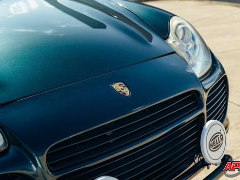 Used 2004 Porsche Cayenne Turbo AWD/4WD image 22
