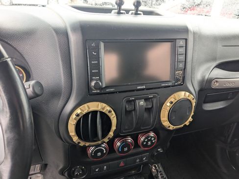 Used 2015 Jeep Wrangler Rubicon image 20