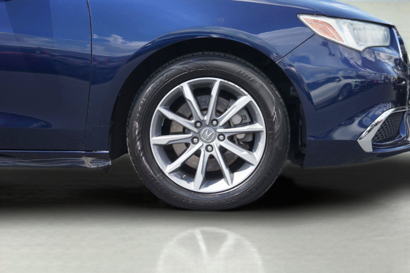 Used 2018 Acura TLX FWD image 4