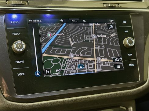 Used 2021 Volkswagen Tiguan SEL Premium R-Line image 22