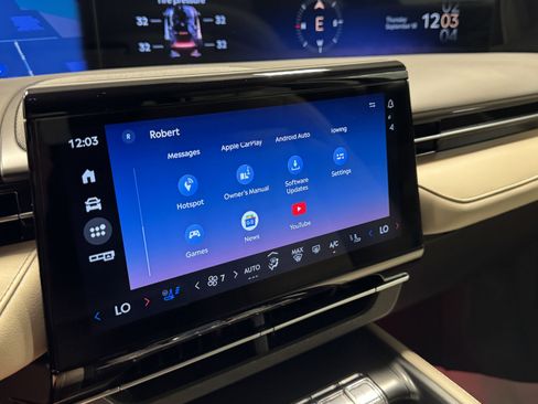 Used 2024 Lincoln Nautilus Reserve image 25