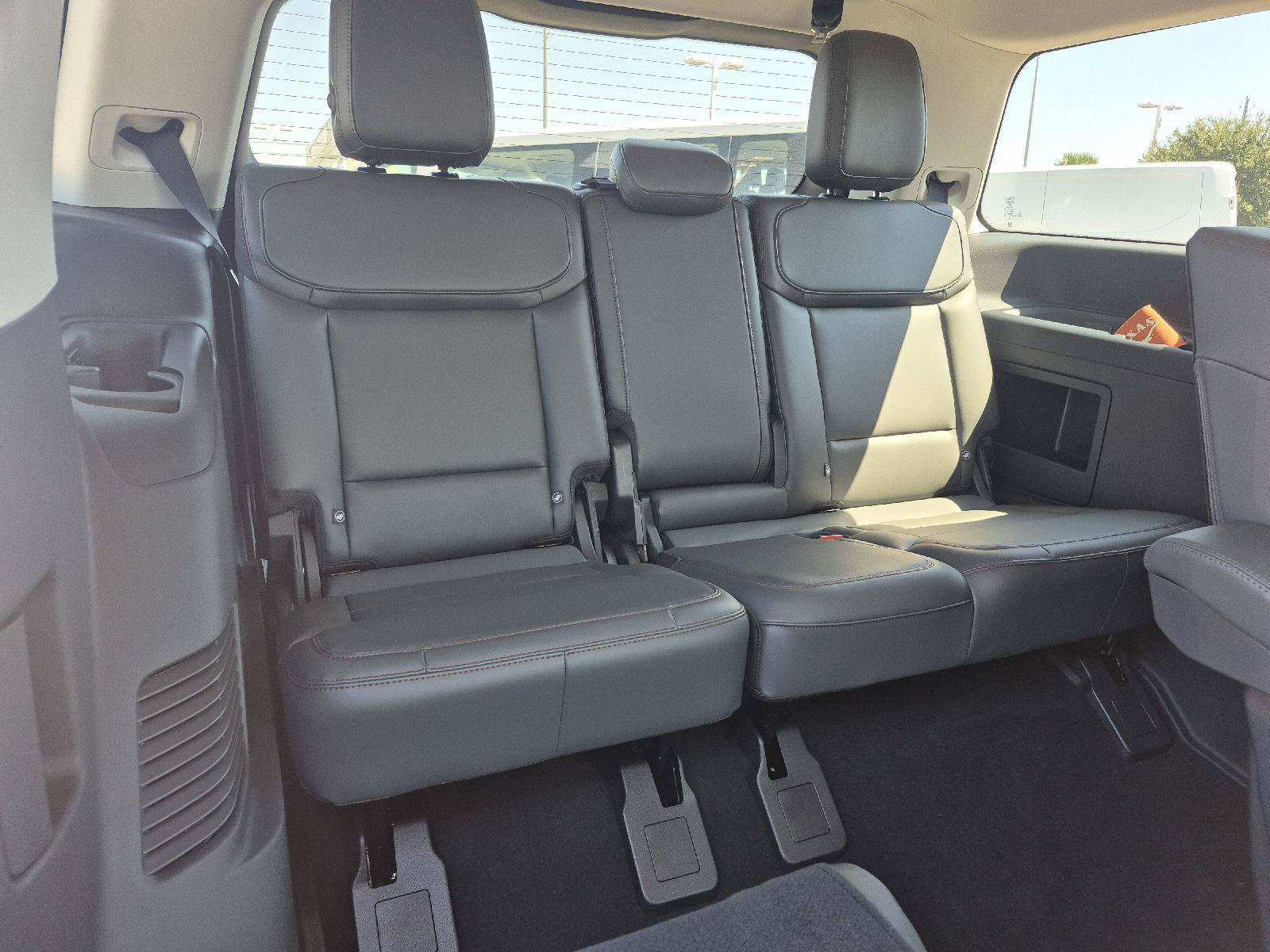 Used 2025 Ford Expedition Active RWD image 16