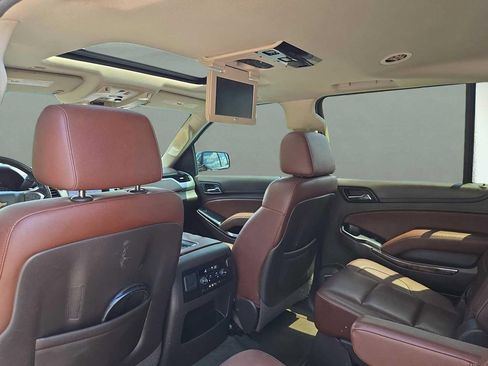 Used 2016 Chevrolet Suburban LTZ RWD image 13