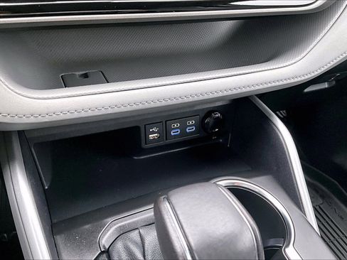 Used 2022 Toyota Highlander XLE image 32
