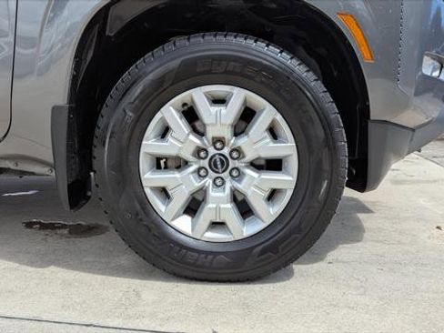 Used 2022 Nissan Frontier SV image 32