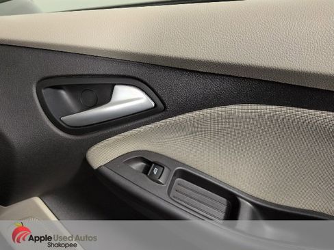 Used 2013 Ford Focus SE w/ Super Fuel Economy (SFE) Pkg image 30
