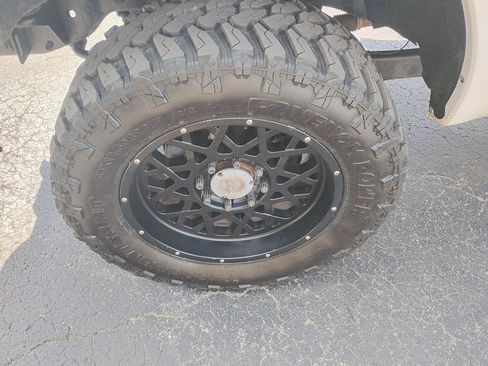 Used 2015 Ford F250 Platinum w/ FX4 Off-Road Package image 9