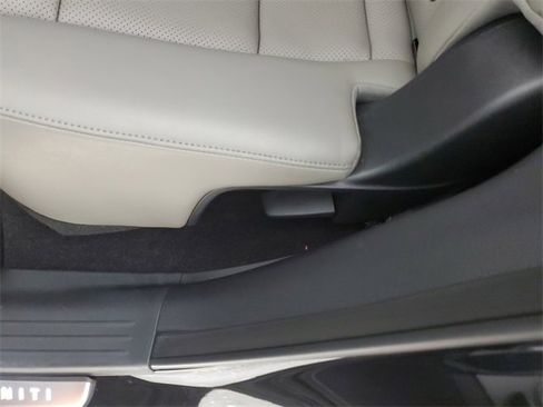 Used 2023 INFINITI QX50 Sensory image 13