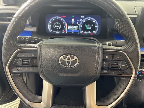 Used 2024 Toyota Tacoma TRD Off-Road AWD/4WD image 15