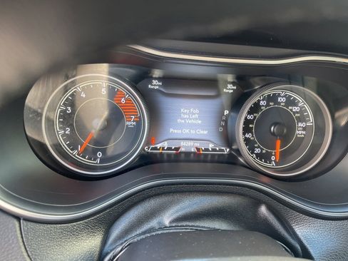 Used 2019 Jeep Cherokee Limited image 23