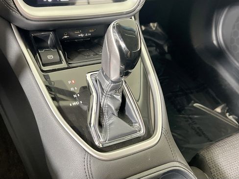 Used 2022 Subaru Outback Premium image 16