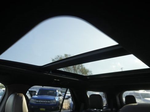 Used 2022 Ford Explorer King Ranch w/ Class IV Trailer Tow Package image 11