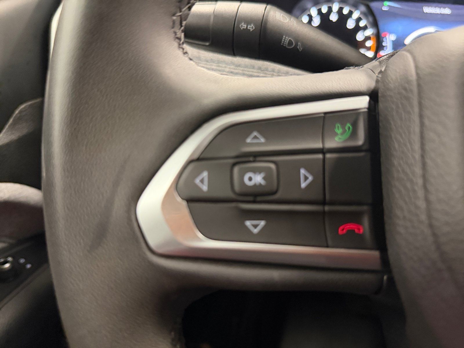 Used 2024 Jeep Compass Latitude AWD/4WD image 33