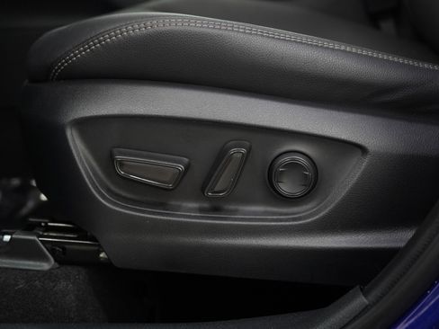 Used 2024 Toyota Corolla Cross XLE w/ Convenience Package AWD/4WD image 26