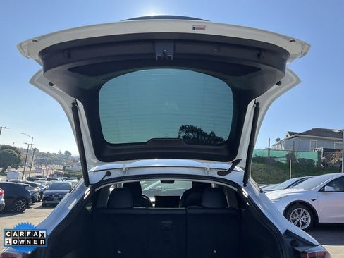 Used 2022 Tesla Model Y Performance image 9