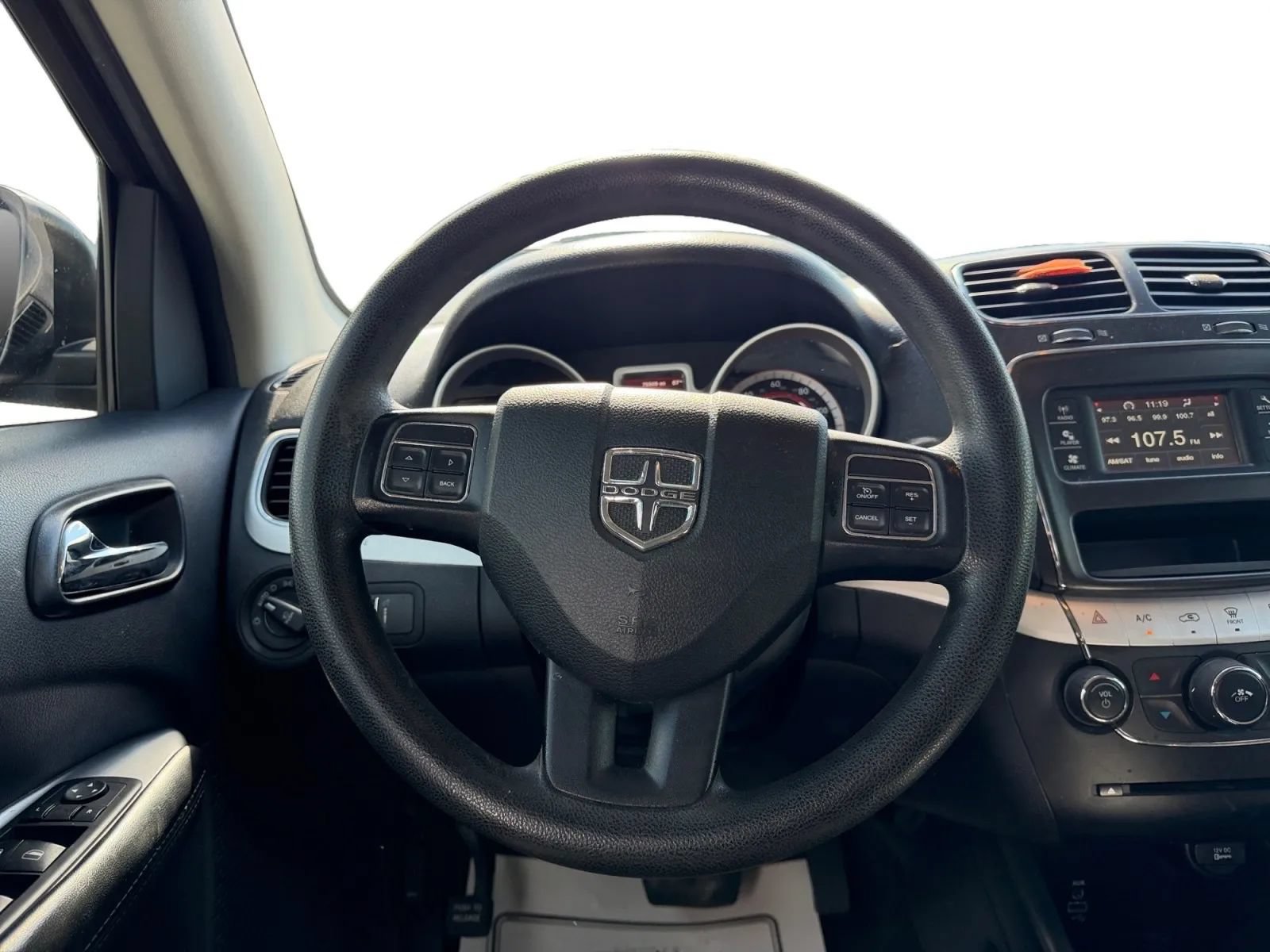 Used 2017 Dodge Journey SXT w/ Comfort/Convenience Group FWD image 13