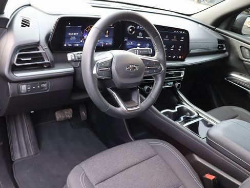 Used 2024 Chevrolet Traverse LS w/ Midnight/Sport Edition image 4