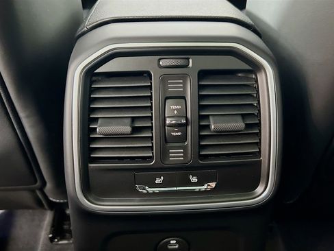 New 2026 Porsche Macan image 27