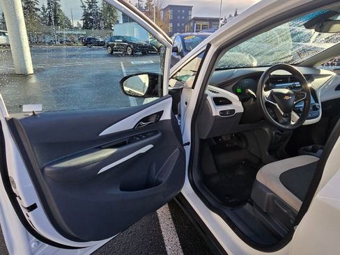 Used 2020 Chevrolet Bolt LT image 22