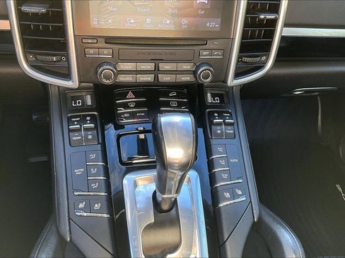 Used 2017 Porsche Cayenne Platinum Edition image 15