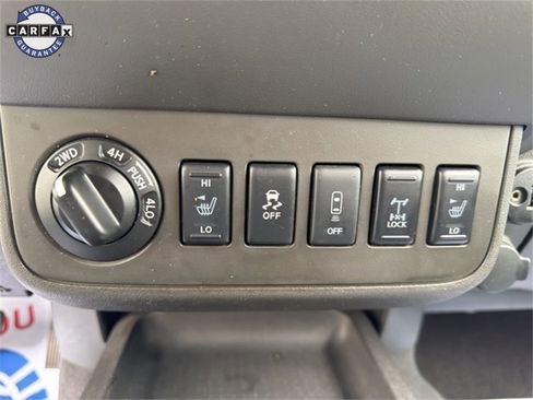 Used 2018 Nissan Frontier PRO-4X image 27