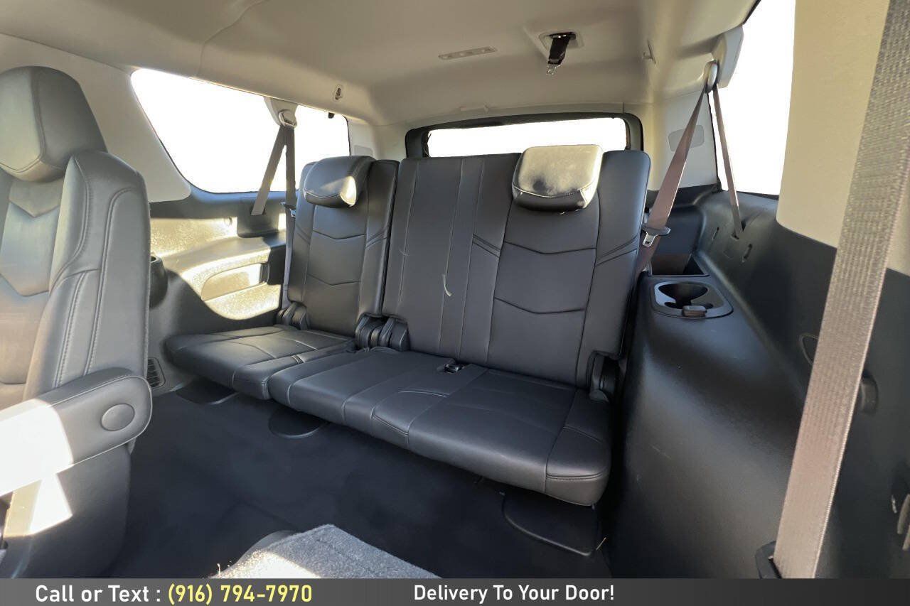 Used 2017 Cadillac Escalade ESV Luxury AWD/4WD image 17
