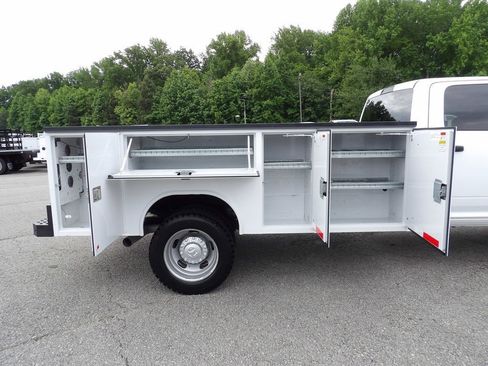 Used 2021 RAM 5500 Tradesman w/ Chrome Appearance Group AWD/4WD image 56