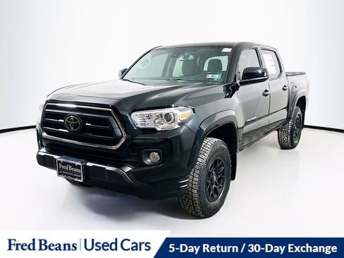 Used 2022 Toyota Tacoma SR5 AWD/4WD image 3