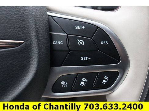 Used 2019 Chrysler Pacifica Limited w/ Advanced Safetytec Group image 13
