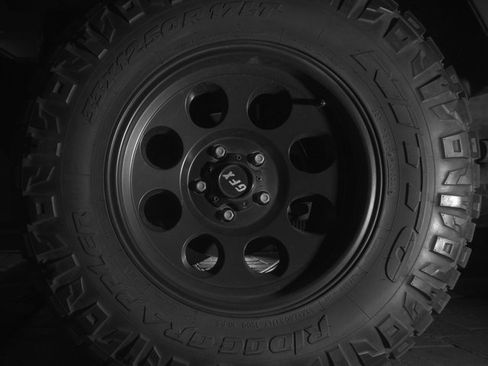 Used 2016 Jeep Wrangler Unlimited Rubicon w/ Connectivity Group image 12