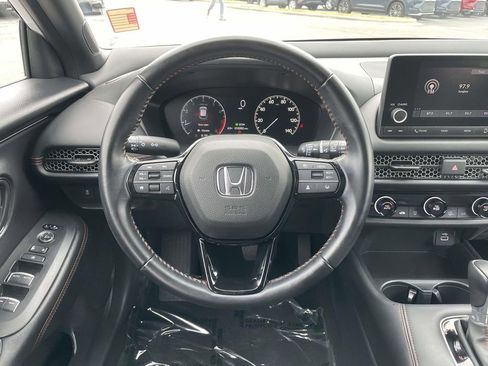Used 2025 Honda HR-V Sport image 26