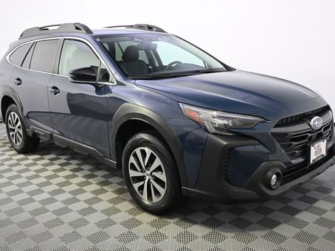 Used 2024 Subaru Outback Premium image 8