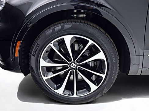New 2025 Bentley Bentayga image 54