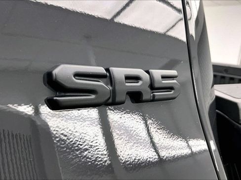 Used 2025 Toyota Tacoma SR5 AWD/4WD image 8