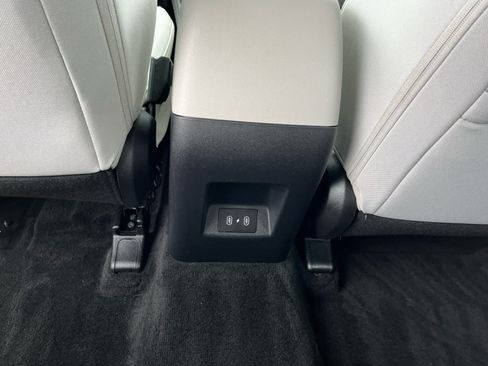 Used 2025 Hyundai Tucson SE FWD image 24
