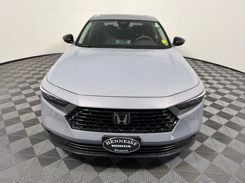 Used 2025 Honda Accord SE image 9