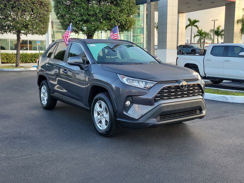 Used 2021 Toyota RAV4 XLE image 2