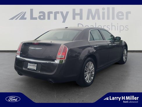 Used 2014 Chrysler 300 C AWD/4WD image 5