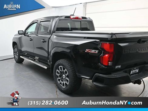 Used 2023 Chevrolet Colorado Z71 w/ Z71 Convenience Package 2 AWD/4WD image 12