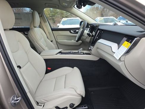 New 2026 Volvo XC60 B5 Ultra w/ Protection Package Premier AWD/4WD image 14