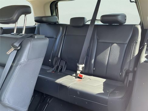Certified 2024 Ford Expedition XLT image 30