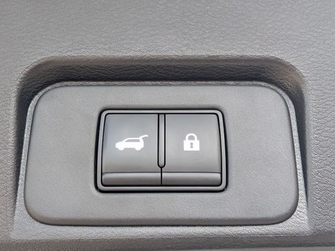 Used 2024 Nissan Rogue SV AWD/4WD image 31