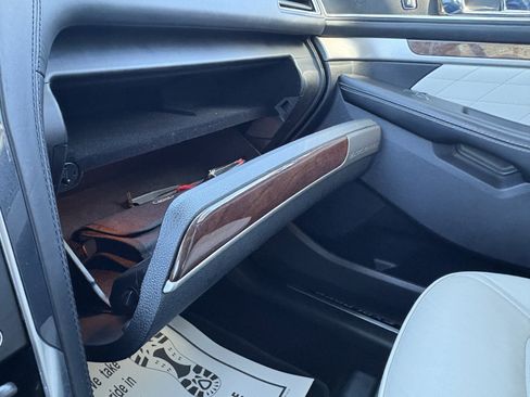 Used 2019 Ford Explorer Platinum image 27