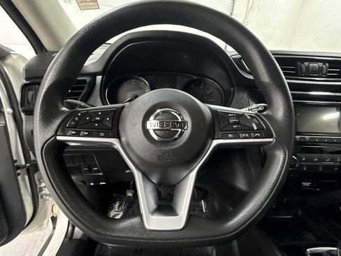 Used 2017 Nissan Rogue S image 16