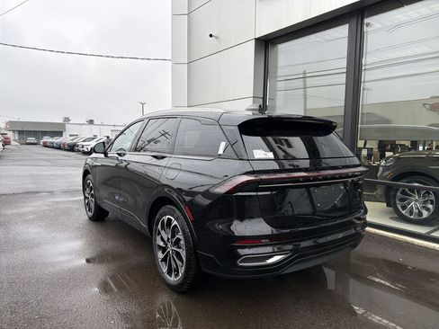 New 2026 Lincoln Nautilus Reserve image 2