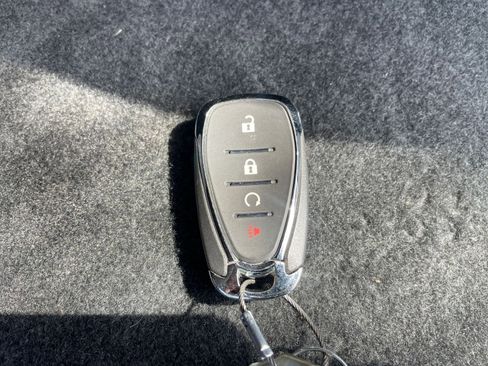 Used 2025 Chevrolet Trax LT image 25