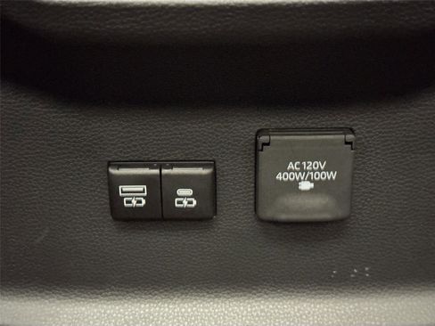 Used 2022 Toyota Tundra Platinum image 42