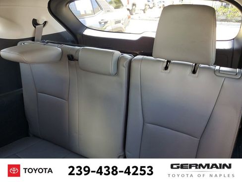 Used 2024 Toyota Highlander Limited image 22