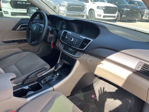 Used 2013 Honda Accord LX image 19